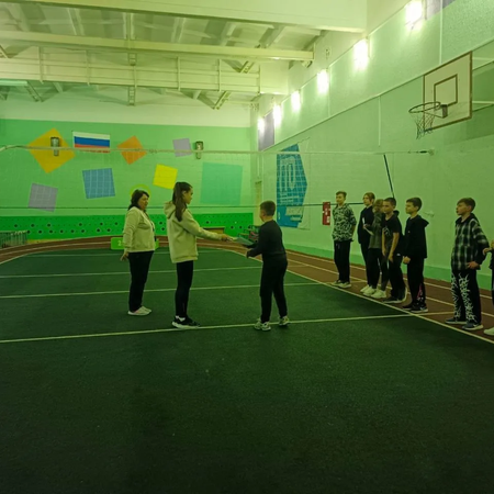 Соревнования по пионерболу