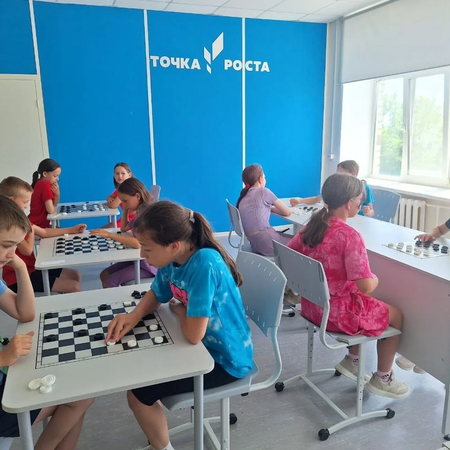 Сегодня в лагере "Бригантина" кипели страсти на чёрно-белых досках и не только!