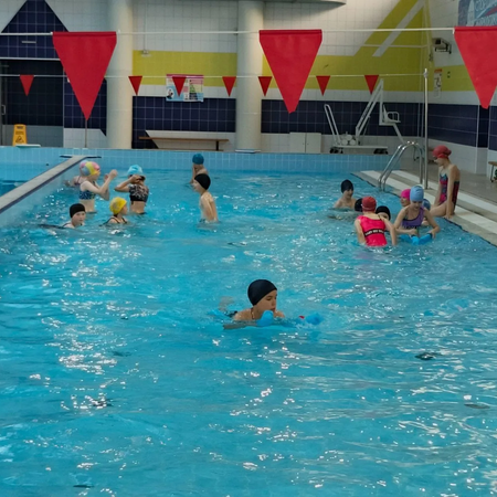 В детских пришкольных лагерях ребятам не дают скучать!