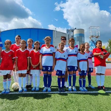 Лето с футбольным мячом