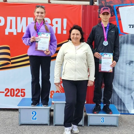 В Чапаевске сегодня прошли соревнования Самарской области по лёгкой атлетике памяти тренера К. А. Емельянова