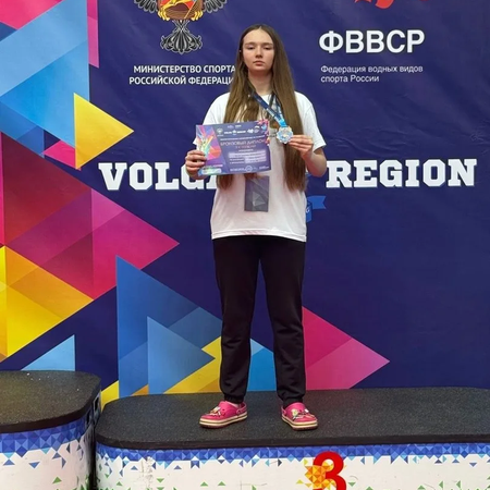 Первый соревновательный день Детской Лиги плавания «Поволжья» приносит Нефтегорскому району медаль!