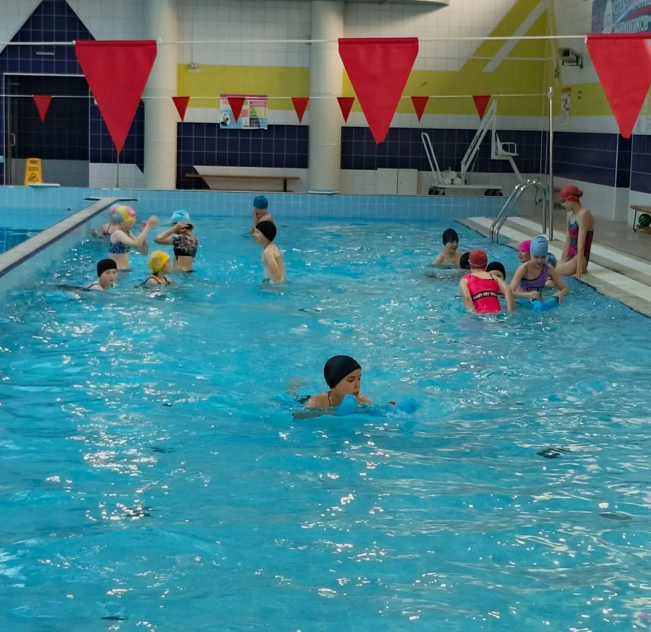 В детских пришкольных лагерях ребятам не дают скучать!